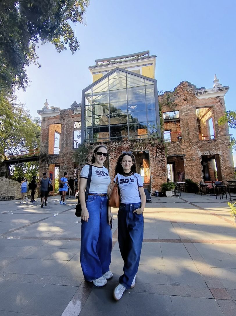 Duas clientes em frente ao Parque das Ruínas, em Santa Teresa